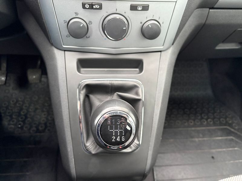 Opel Zafira 1.6, 110kW, 7Míst, CNG+BENZÍN - fotka 11 z 25