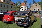 Jarní koulení - sraz automobilů a příznivců značky Citroën na zámku ve Svojšíně na Tachovsku.