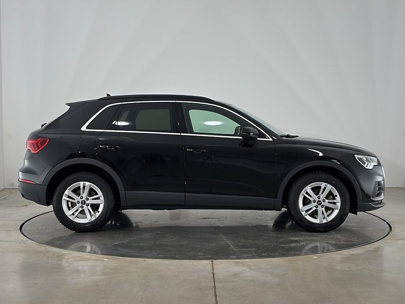 Audi Q3 SUV 0 - fotka 16 z 26