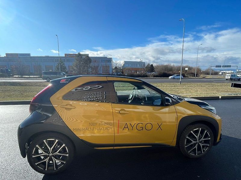 Toyota Aygo 1.5 Hybrid 116HP GR-SPORT - fotka 15 z 27