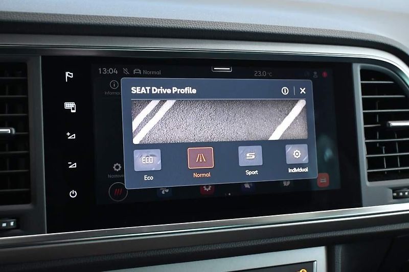 Seat Ateca (2023) 2.0 LED XPERIENCE Virtual Tažn - fotka 16 z 33