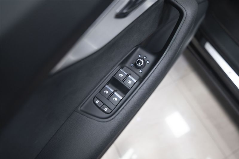 Audi Q7 3,0 TDI QUATTRO S-LINE 1. MAJ - fotka 18 z 45