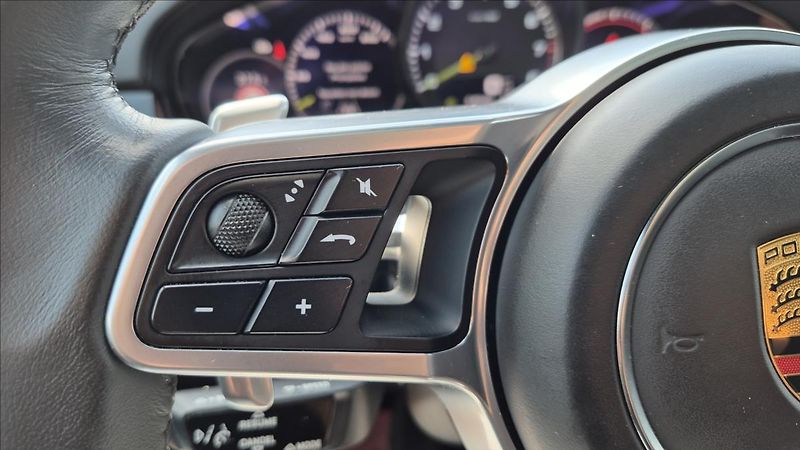 Porsche Cayenne 3,0 E-Hybrid 250Kw DPH coupe - fotka 11 z 29