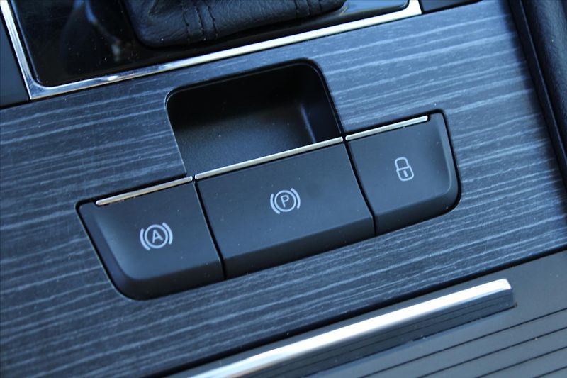 Škoda Superb 2.0TDI 147kW DSG 4x4 STYLE - fotka 29 z 34