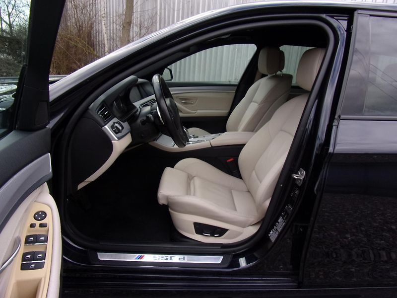 BMW Řada 5 (2012) M550d X-DRIVE 280kW KRÁSNÝ VŮZ - fotka 9 z 34