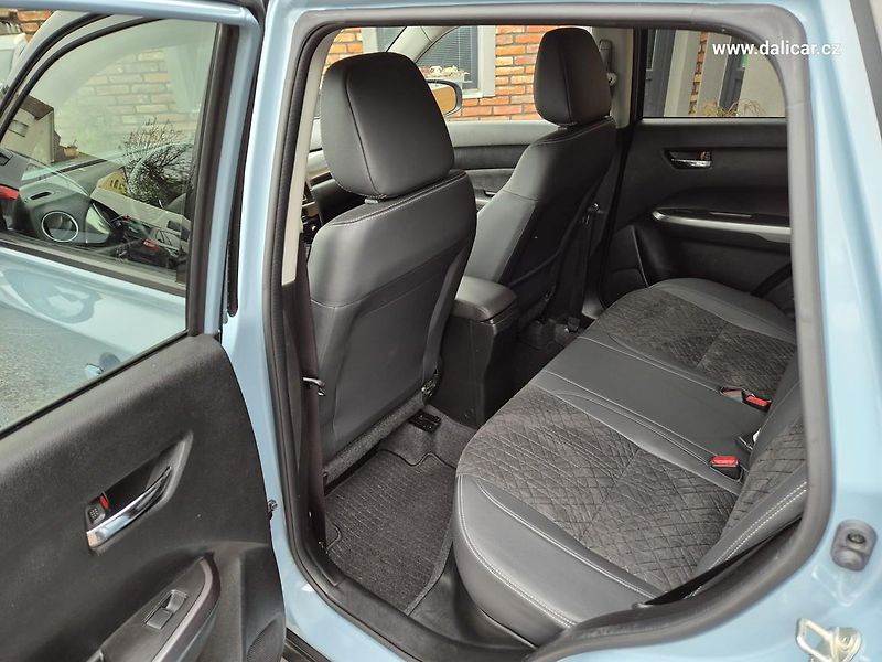 Suzuki Vitara (2021) 1.4i 95KW COMFORT Navi LED ACC - fotka 39 z 52