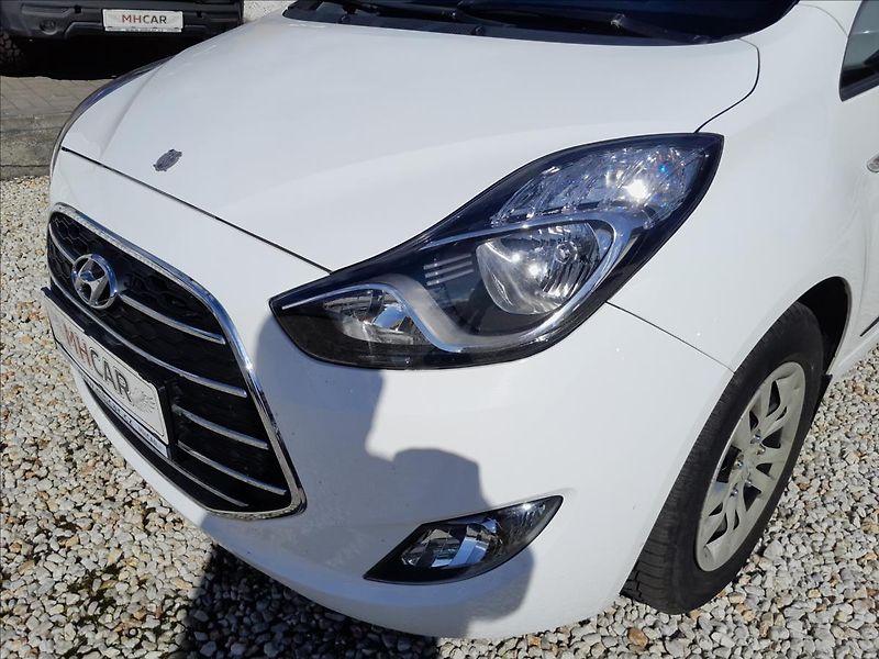 Hyundai ix20 1.6i 16V - fotka 12 z 53