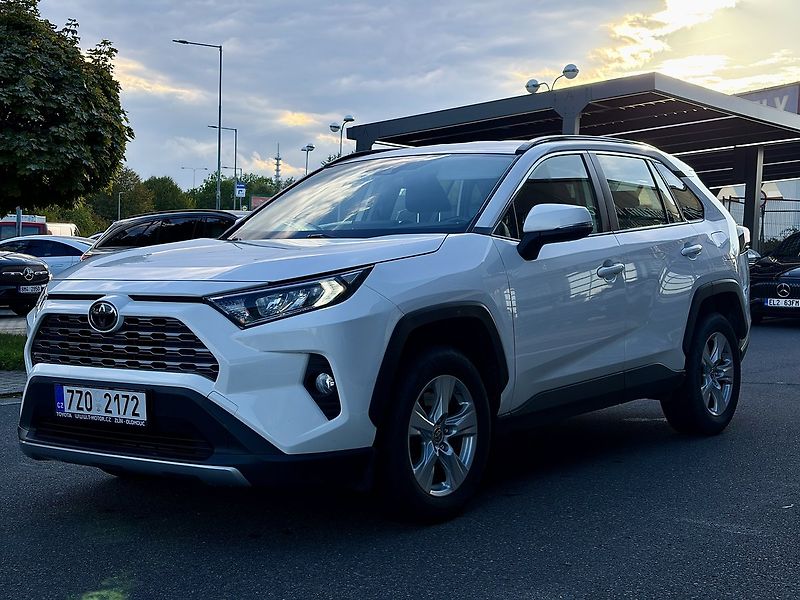 Toyota RAV4 2,0 AWD Comfort - fotka 3 z 27