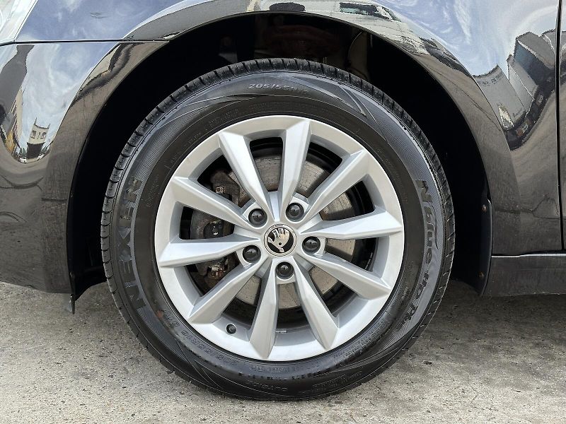Škoda Octavia 1.4TSi 150PS PDC P/Z 2Z.Climat - fotka 8 z 37