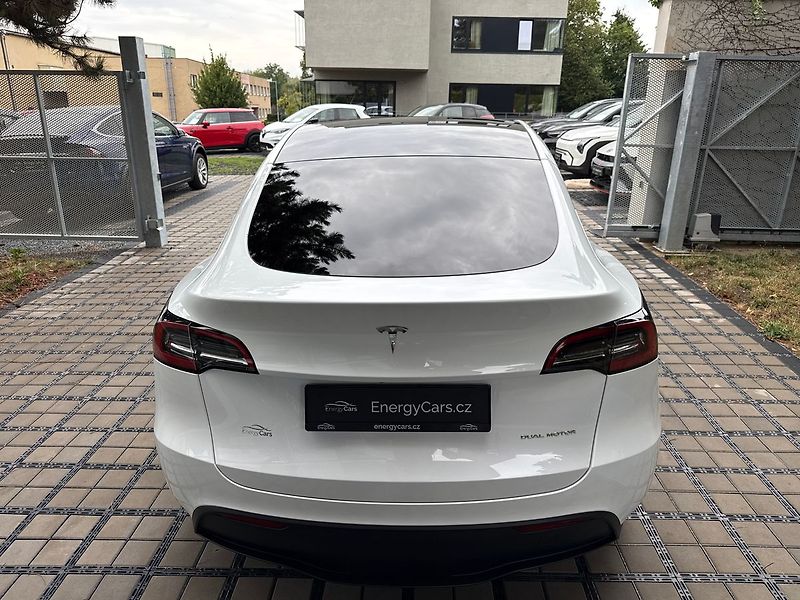 Tesla Model Y LR AWD Tažné / Záruka - fotka 38 z 41