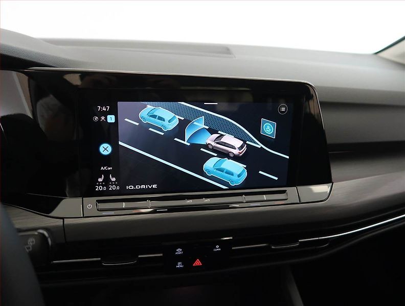 Volkswagen Golf (2022) Style 1.5 TSI, Serv.kniha - fotka 16 z 25