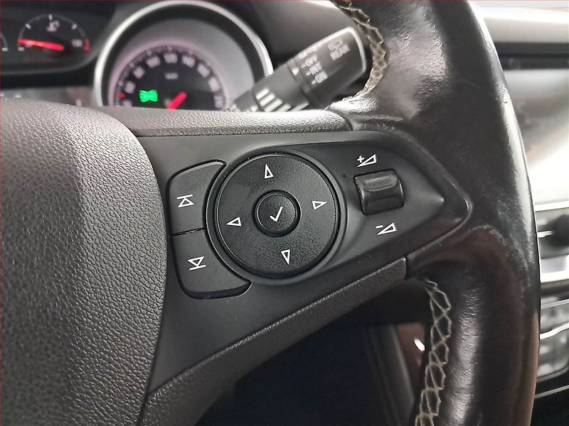 Opel Astra (2018) 1.6 CDTI, Navi, Tempomat - fotka 18 z 19
