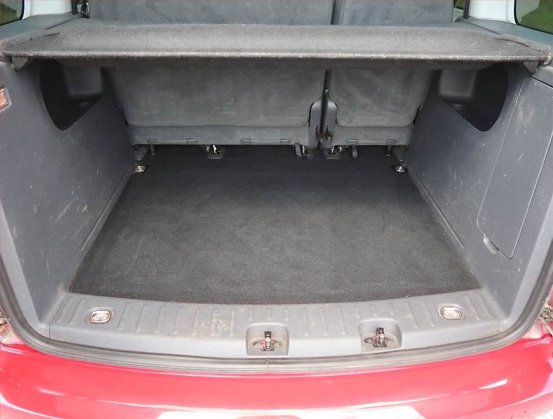 Volkswagen Caddy (2015) 1.6 TDI, 5Míst, ČR - fotka 13 z 16