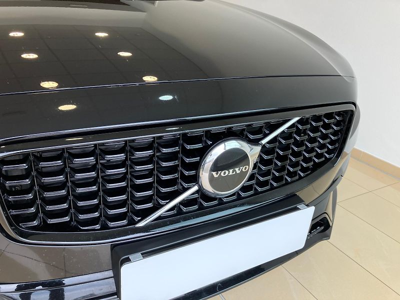 Volvo V90 B4 FWD R-DESIGN AT8 - fotka 3 z 30