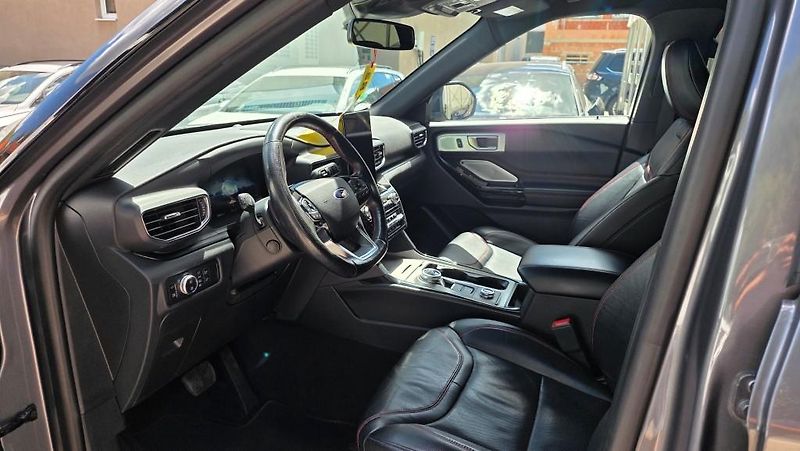 Ford Explorer (2021) 3.0 EcoBoost 336 kW PHEV 7míst - fotka 10 z 47