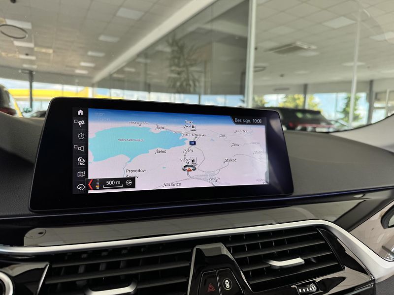 BMW Řada 5 530i xDrive*360Kam*KeyLess*TOP - fotka 23 z 45
