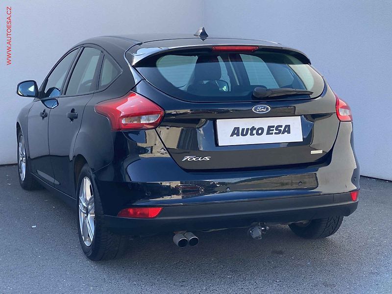 Ford Focus (2015) 1.0EB, 2.maj, AC, TZ, park - fotka 6 z 15