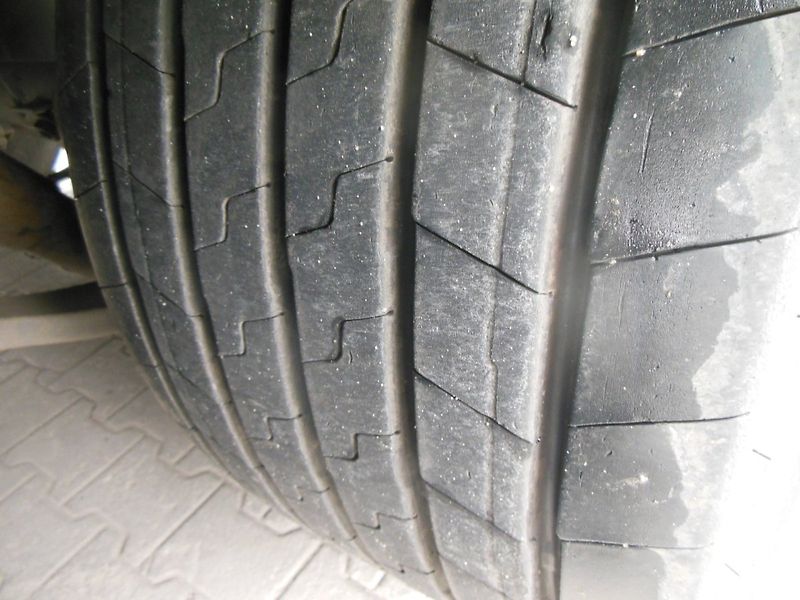 Krone SD LowDeck, Zvedací náprava - fotka 8 z 19