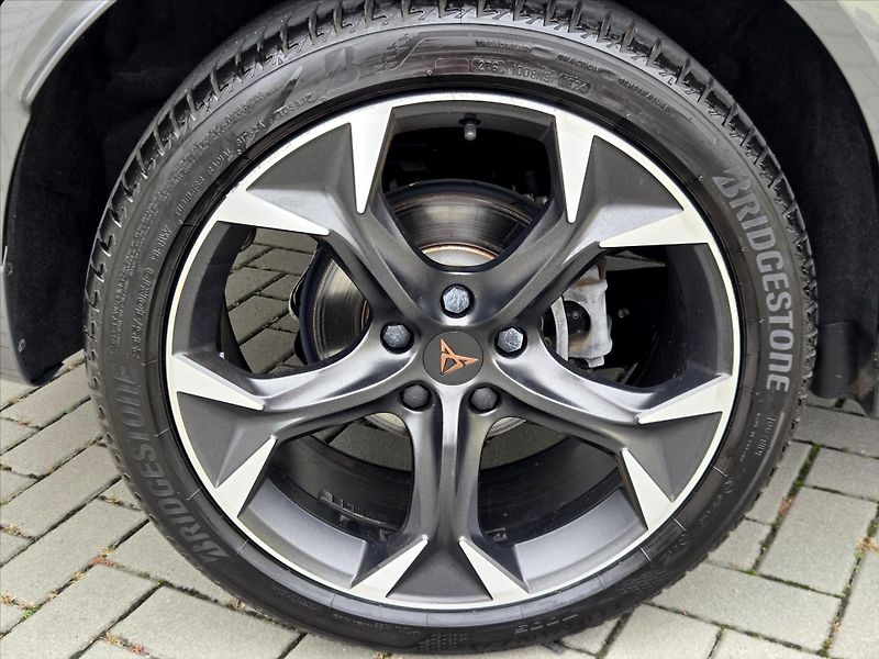 Cupra Formentor 1,5 TSi DSG Matrix Záruka2029 - fotka 21 z 22