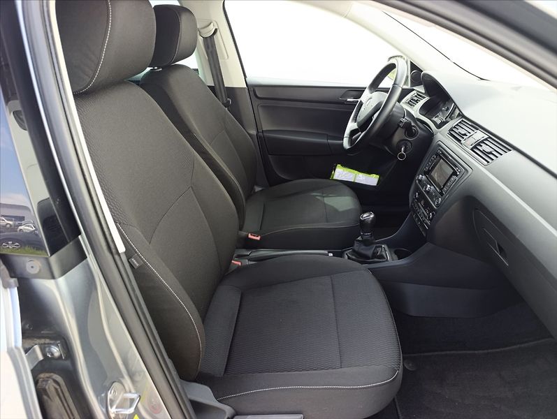 Škoda Rapid 1,2 TSi Aut.klima Navigace - fotka 27 z 38
