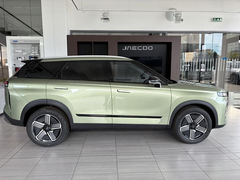 Jaecoo 7 (2025) JAECOO 7 LUXURY 1,6TGDi FWD - fotka 2 z 27