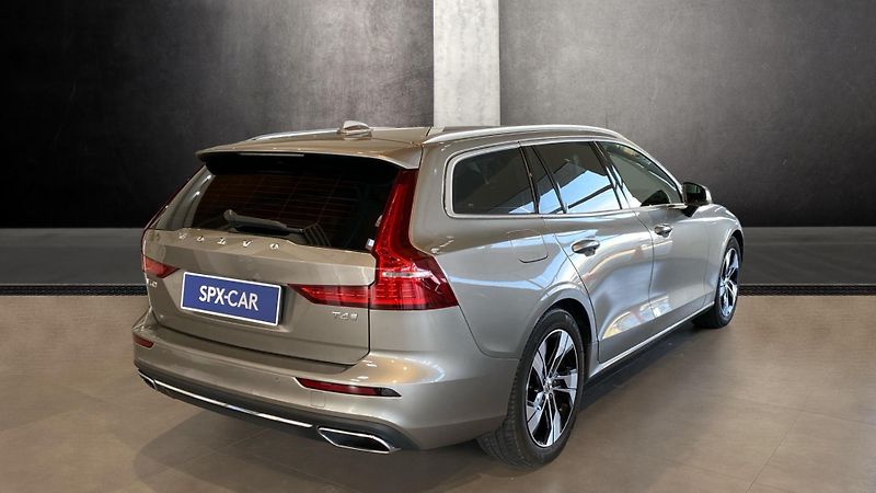 Volvo V60 INSCRIPTION, T4 FWD Drive-E, 1 - fotka 3 z 32