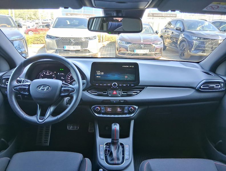 Hyundai i30 N-LINE 1.5 T-GDi 117 kW - fotka 2 z 26
