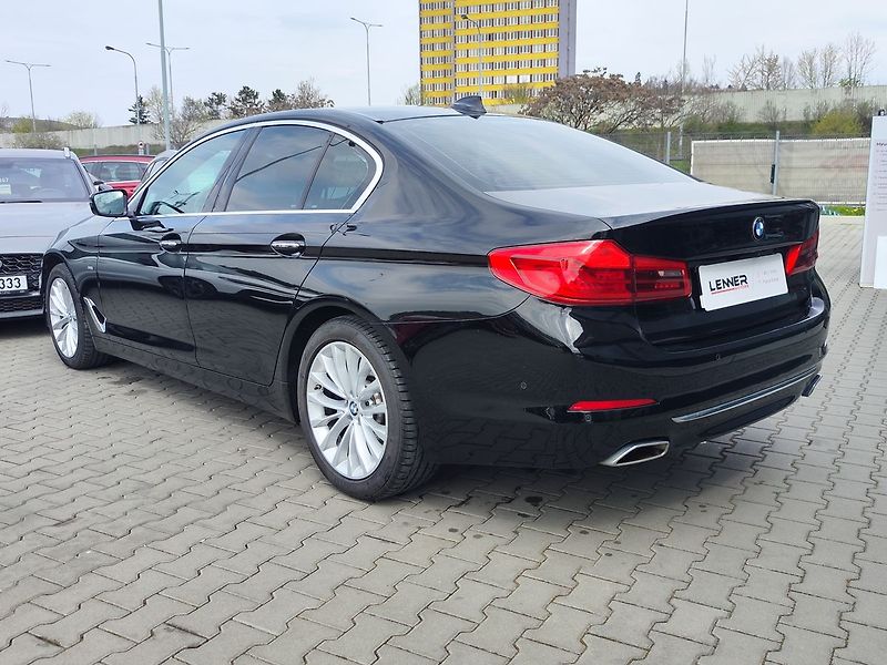 BMW Řada 5 540d/235kW xDrive Luxury AT - fotka 7 z 40