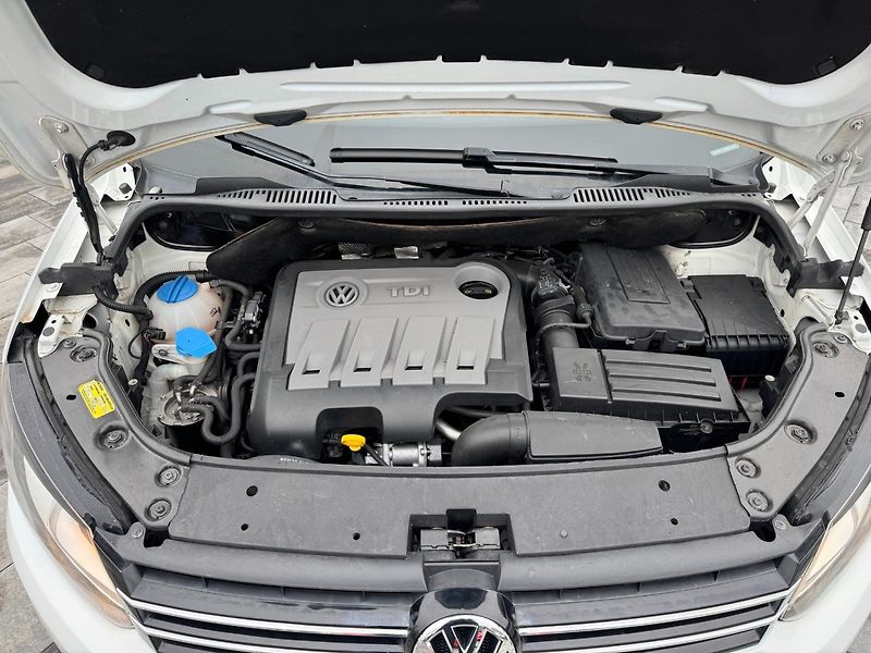 Volkswagen Touran (2014) Comfortline 1.6 TDI 77kW - fotka 26 z 29