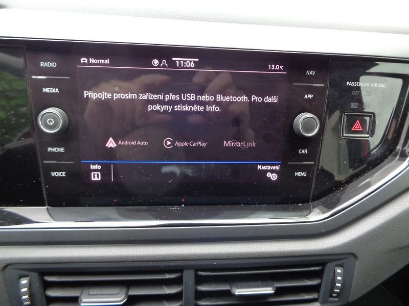 Volkswagen Taigo 1.5 TSI DSG R-LINE 110 kW - fotka 17 z 24