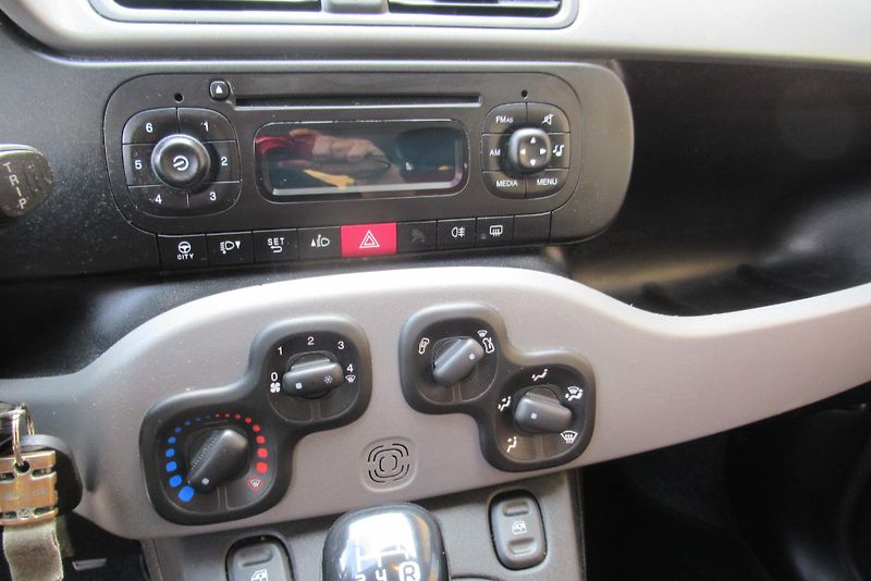 Fiat Panda 1.2i KLIMA EL. OKNA - fotka 13 z 19