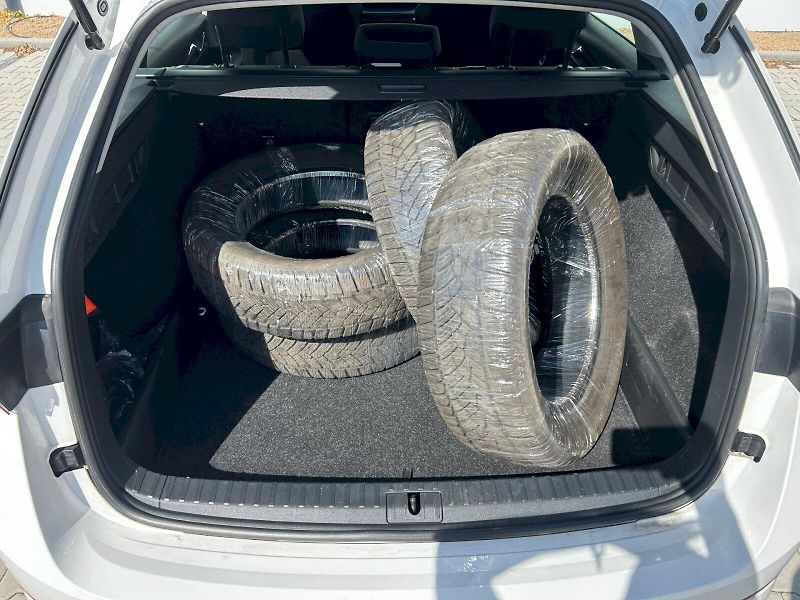 Škoda Octavia (2023) COMBI AMBITION 2.0TDI 110kW 6° - fotka 14 z 26