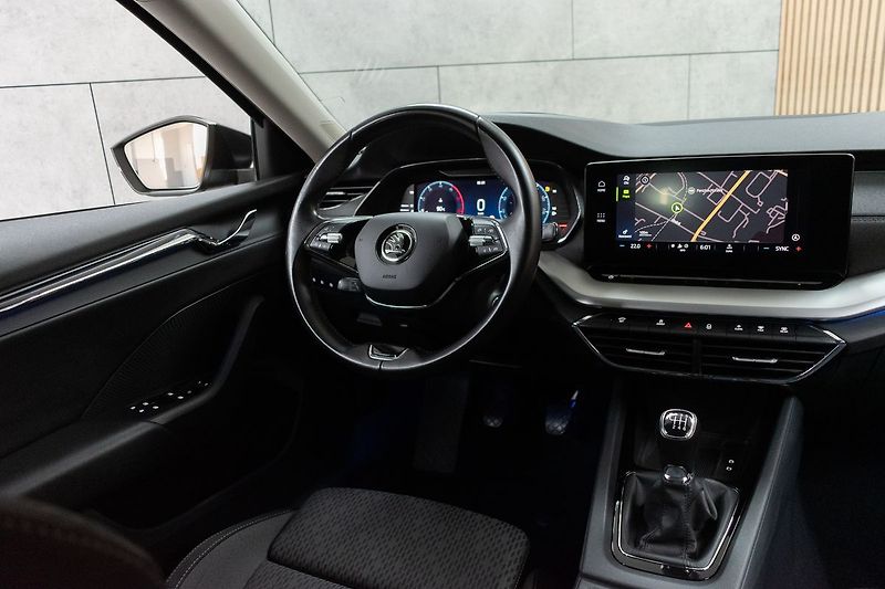 Škoda Octavia 2.0 TDI KAMERA*KESSY*ACC*DPH* - fotka 8 z 39