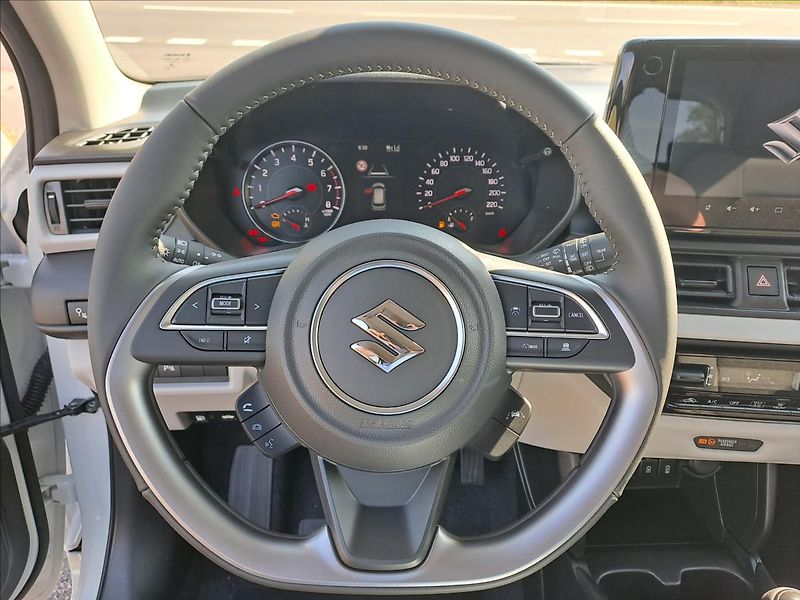 Suzuki Swift (2026) 1,2 PREMIUM HYBRID - fotka 10 z 19