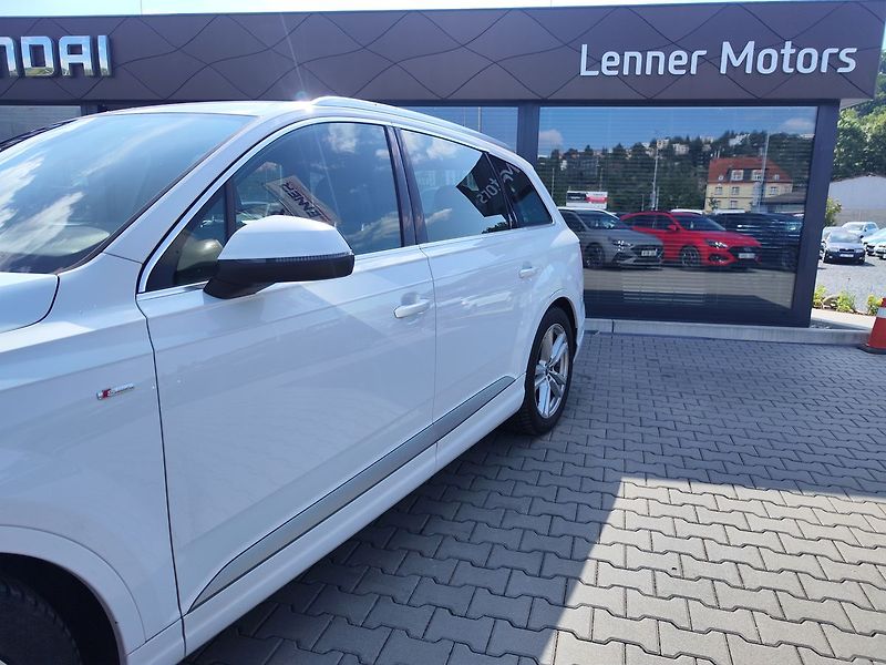 Audi Q7 3.0 TDI/200kW S-Line ČR Quattr - fotka 13 z 41