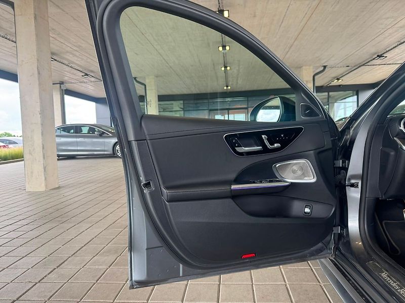 Mercedes-Benz Třídy C 220d AMG Premium Plus - fotka 9 z 21