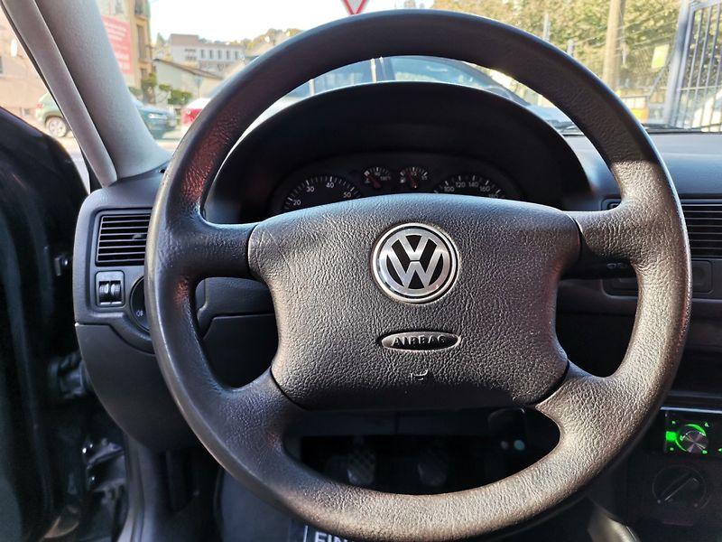 Volkswagen Golf (2001) 1.6i 77kw Klima ESP 5dv. - fotka 12 z 26