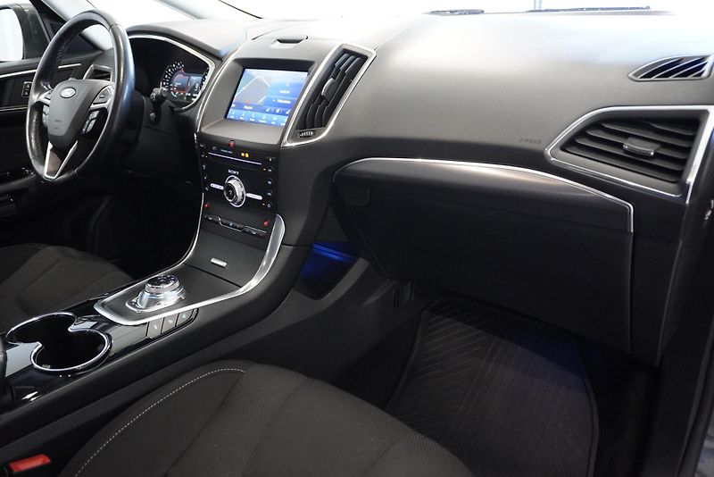 Ford S-MAX S-MAX 2.0 140 kW TITAN. 7 míst - fotka 29 z 32