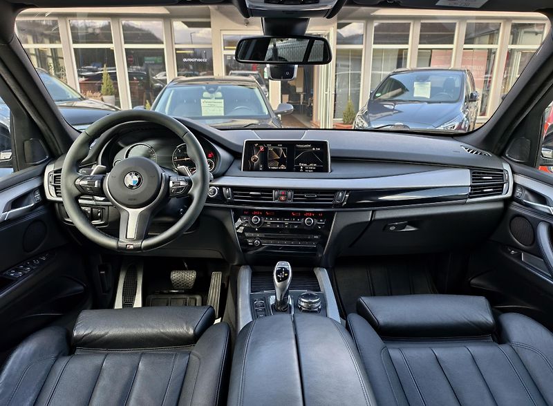 BMW X5 xDrive30d 190kW M-Paket, ČR - fotka 9 z 26