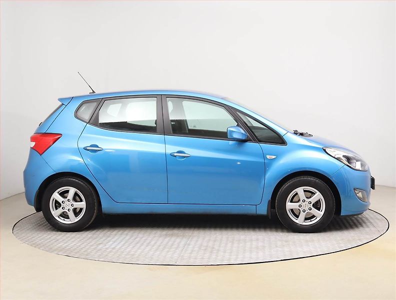 Hyundai ix20 (2017) 1.6 CVVT, ČR,1.maj - fotka 6 z 18