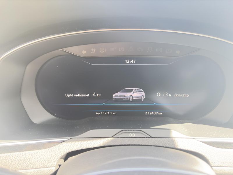Volkswagen Passat Variant (2017) Velmi hezký stav, krásně jezdí - fotka 15 z 20