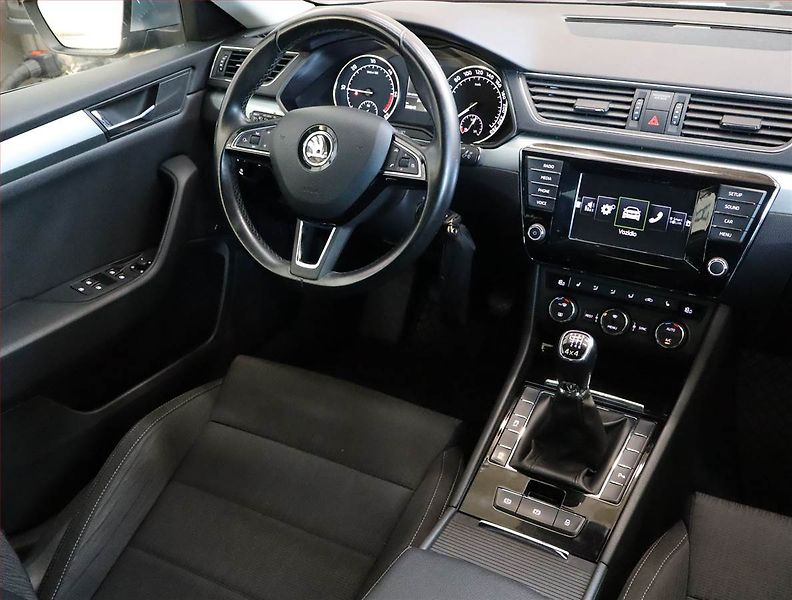 Škoda Superb (2016) 2.0 TDI 4x4, 4X4, Bi-Xenony - fotka 7 z 28