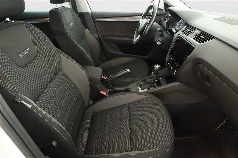 Škoda Octavia (2019) Scout 2.0 TDI, 4X4, Automat - fotka 7 z 21