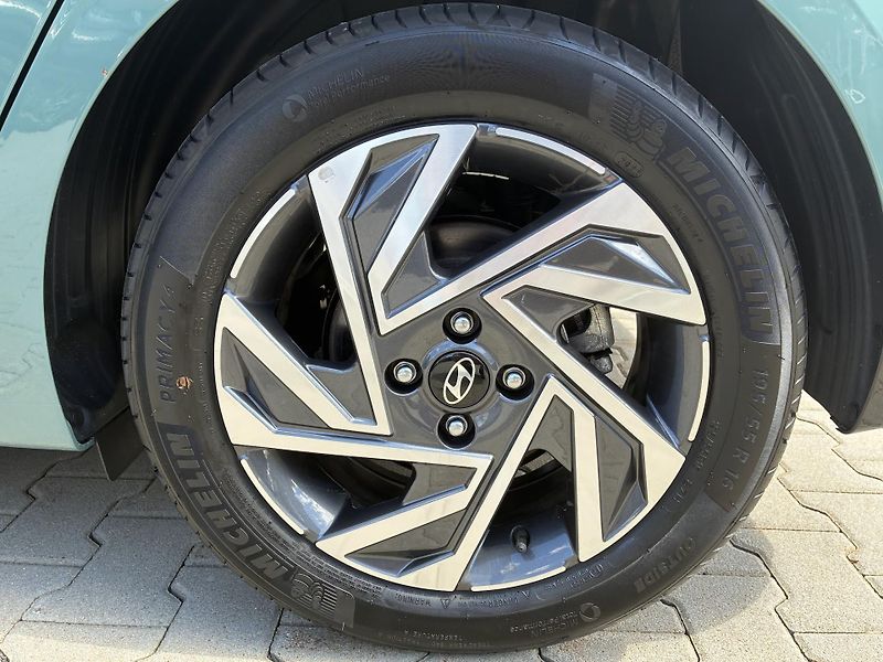 Hyundai i20 1.0T-GDi 74kW REZERVACE - fotka 22 z 22