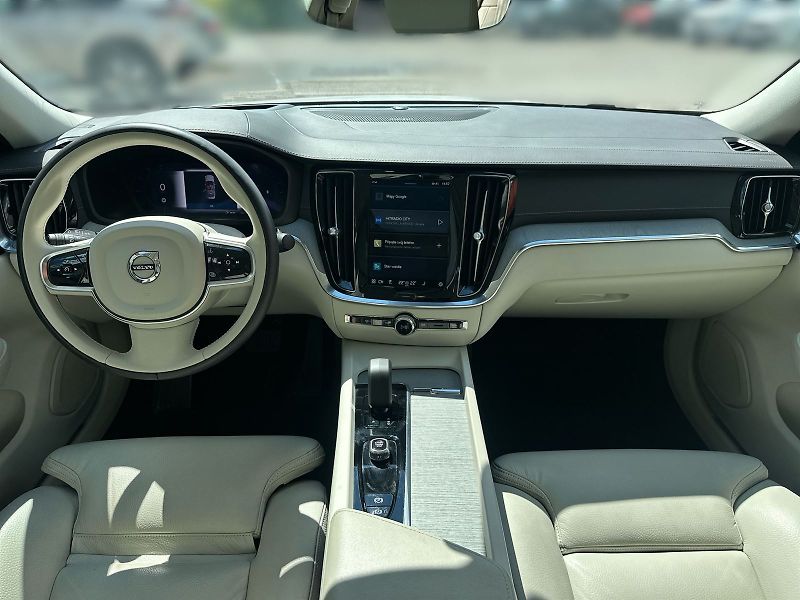 Volvo S60 (2023) B5 AWD Automat Ultimate Dark - fotka 5 z 31