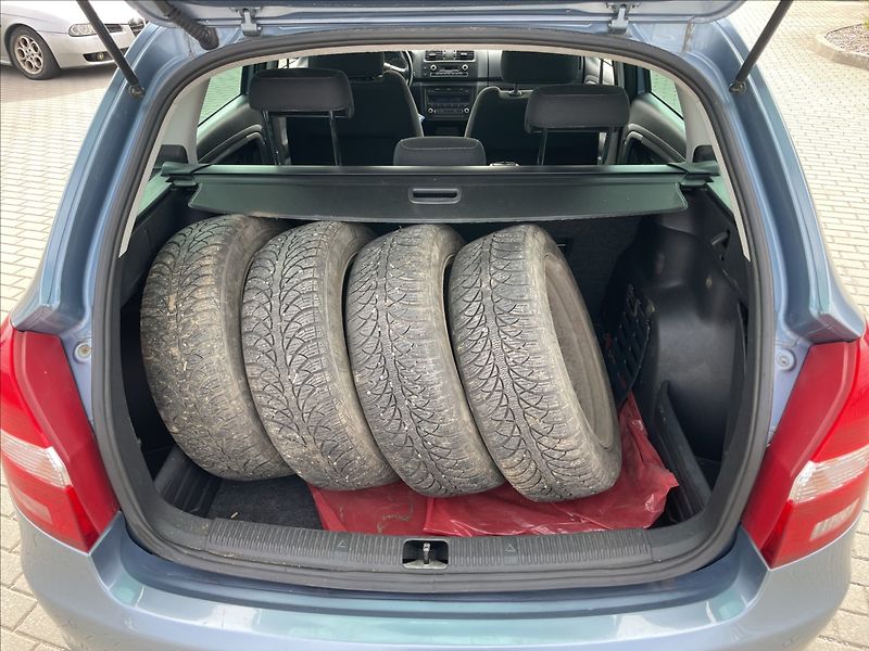 Škoda Fabia 1,2 TSi 77kw Klimatronic ESP T - fotka 9 z 32