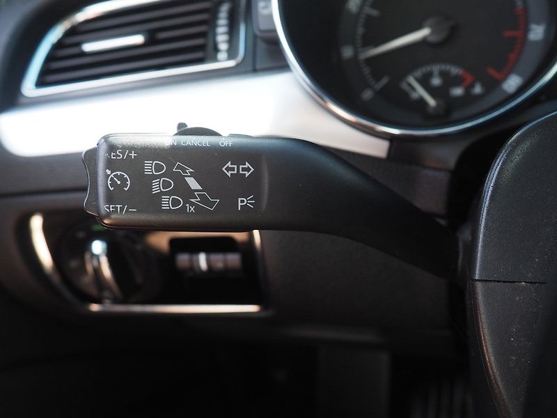 Škoda Superb (2011) 1.8 TSI, 118 kW - fotka 25 z 35