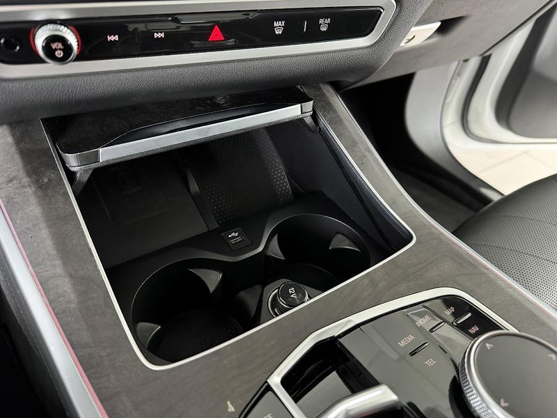 BMW X5 40i xDrive*280kW*Laser*Panoram - fotka 27 z 45