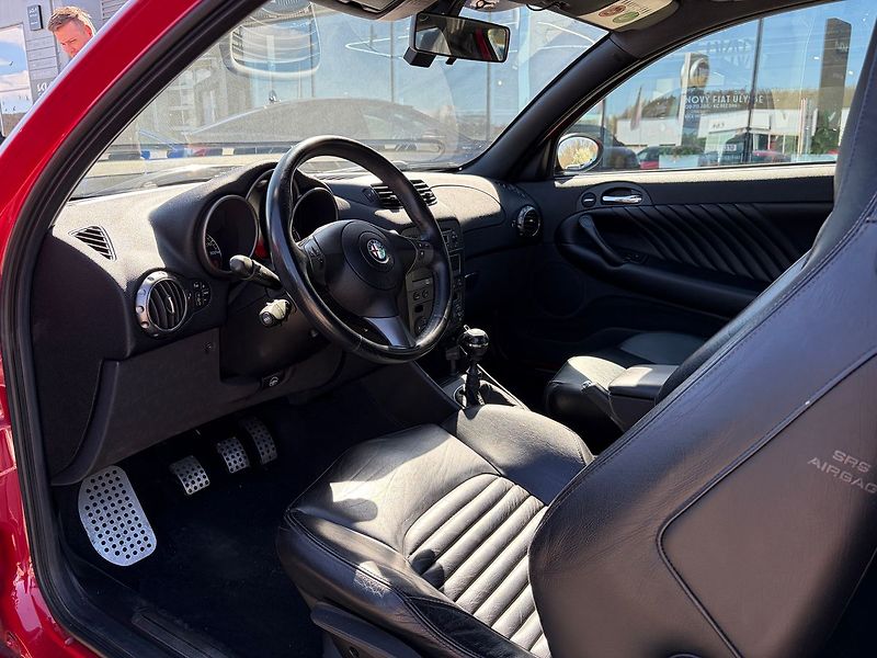 Alfa Romeo 147 GTA 3.2 V6 250k Rosso - fotka 5 z 10