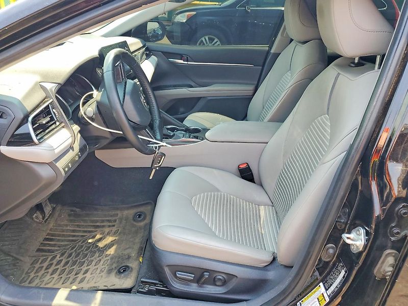 Toyota Camry (2024) SE - fotka 7 z 11